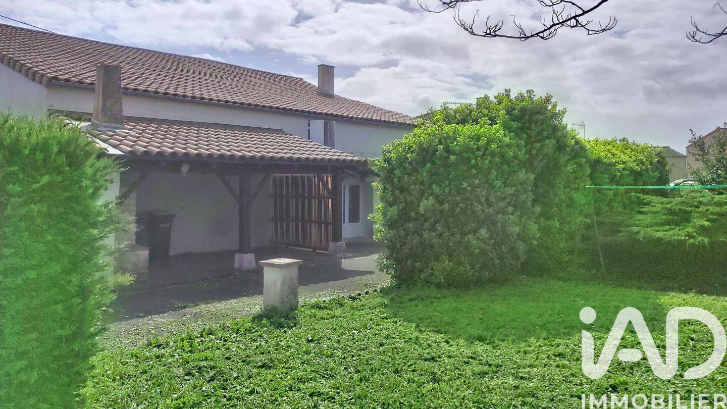 Maison 3 pièces 170 m² · à Thairé · 170 m² · 120 000 €