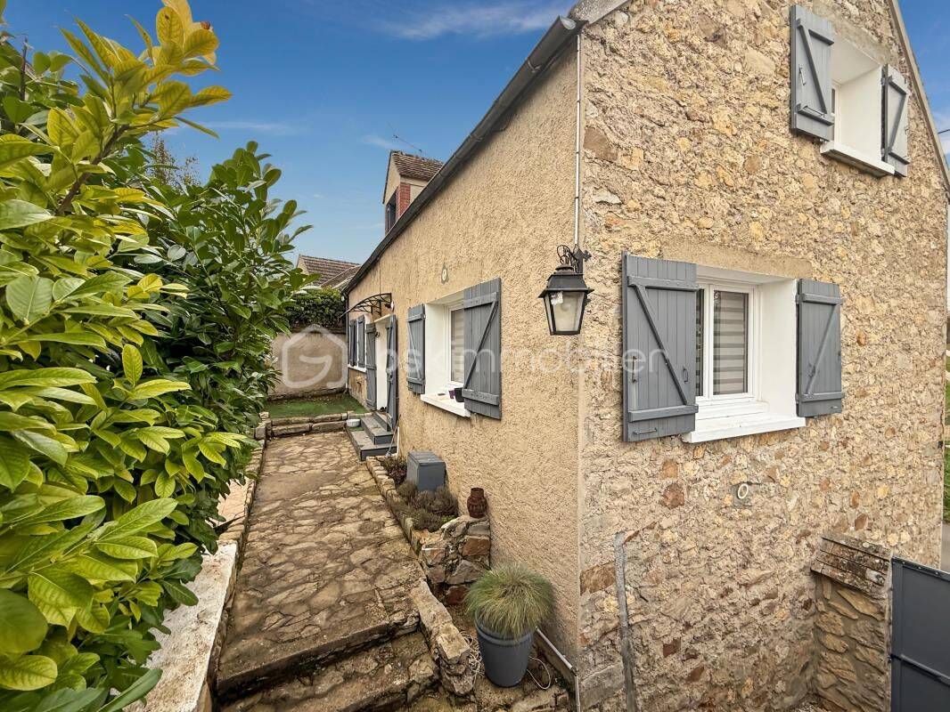 Maison 4 pièces 110 m² · à Champigny · 110 m² · 215 000 €