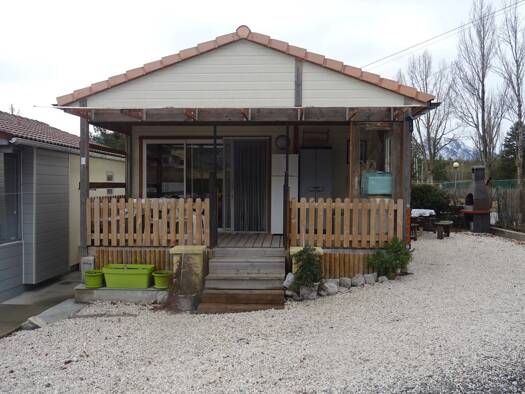 Chalet à vendre 96 300 € 3 pièces 2 chambres 30 m² 130 m² de terrain Castellane 04120