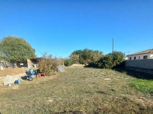 Terrain constructible viabilisé à vendre 99 000 € 431 m² de terrain Capiscol Béziers 34500