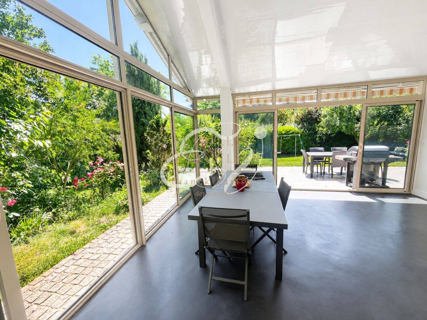 Maison 8 pièces 250 m² · à Écully · 250 m² · 875 500 €