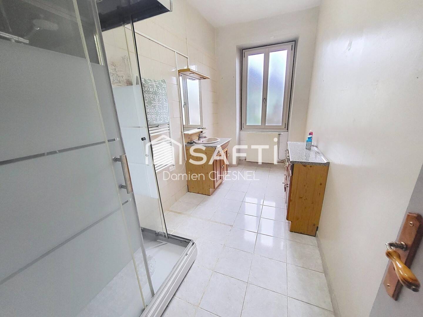 Maison 5 pièces 110 m² · à Bessais-le-Fromental · 110 m² · 77 000 €