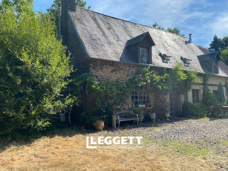 Maison 7 pièces 136 m² · à Saint-Hilaire-du-Harcouët · 136 m² · 121 000 €