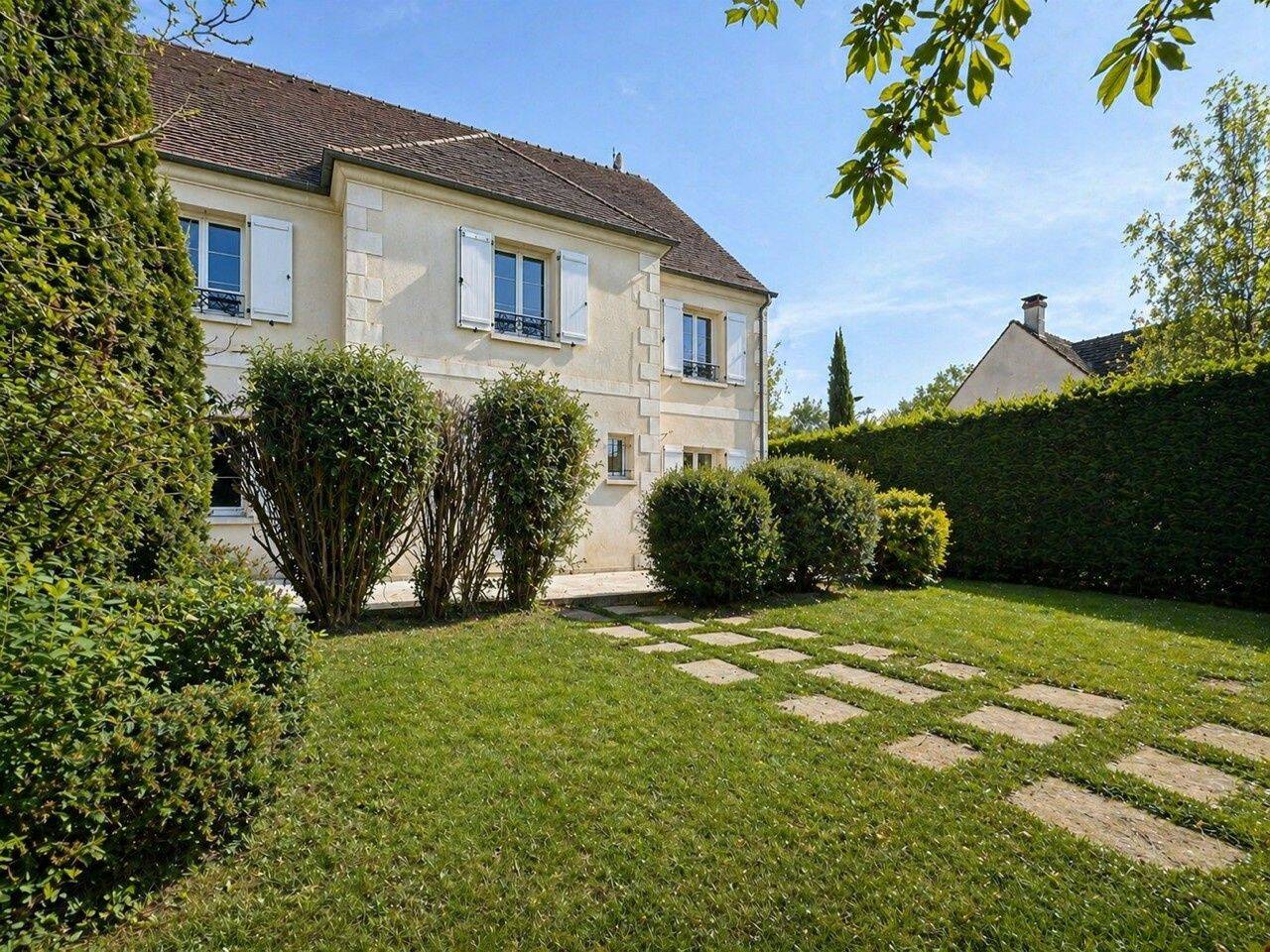 Maison 7 pièces 215 m² · à Senlis · 215 m² · 495 000 €