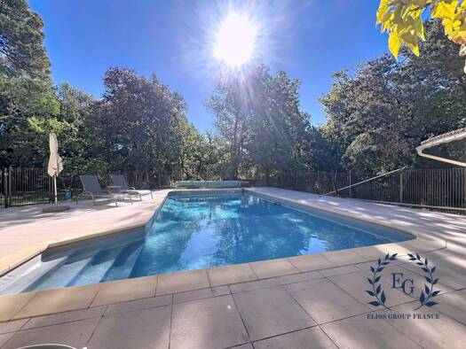 Maison à vendre 543 000 € 6 pièces 4 chambres 136 m² 5 580 m² de terrain Besse-sur-Issole 83890