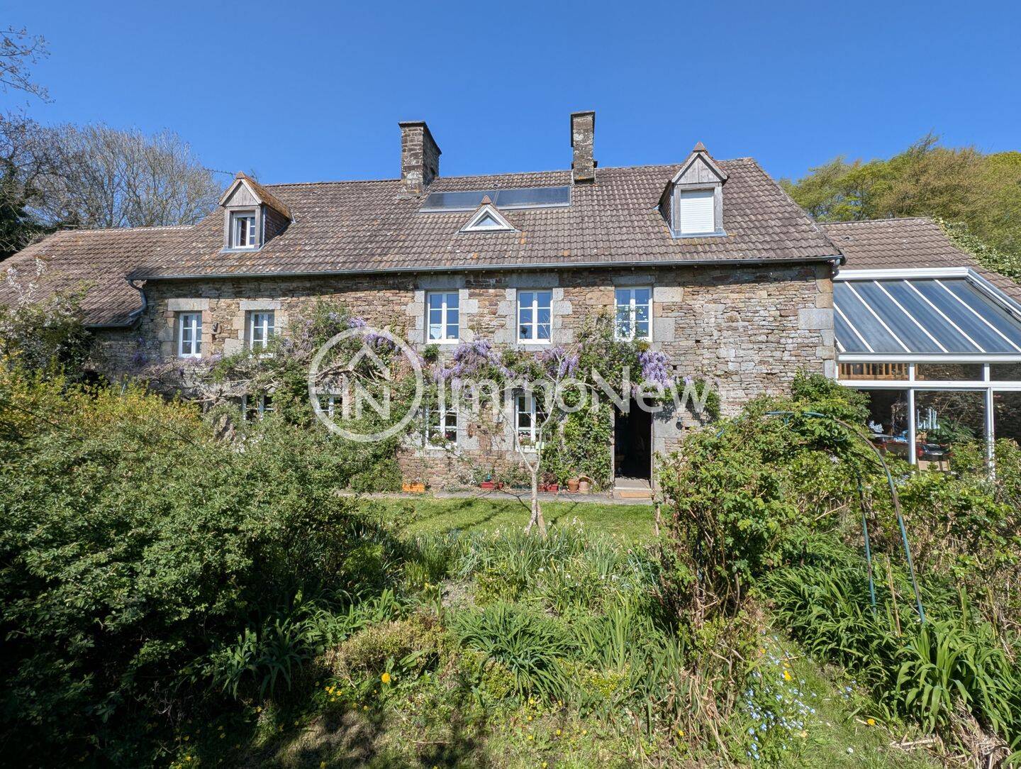 Maison 9 pièces 253 m² · à Hocquigny · 253 m² · 392 500 €