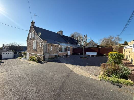 Maison à vendre 132 000 € 4 pièces 2 chambres 63 m² 501 m² de terrain Nord Est Condé-en-Normandie 14110