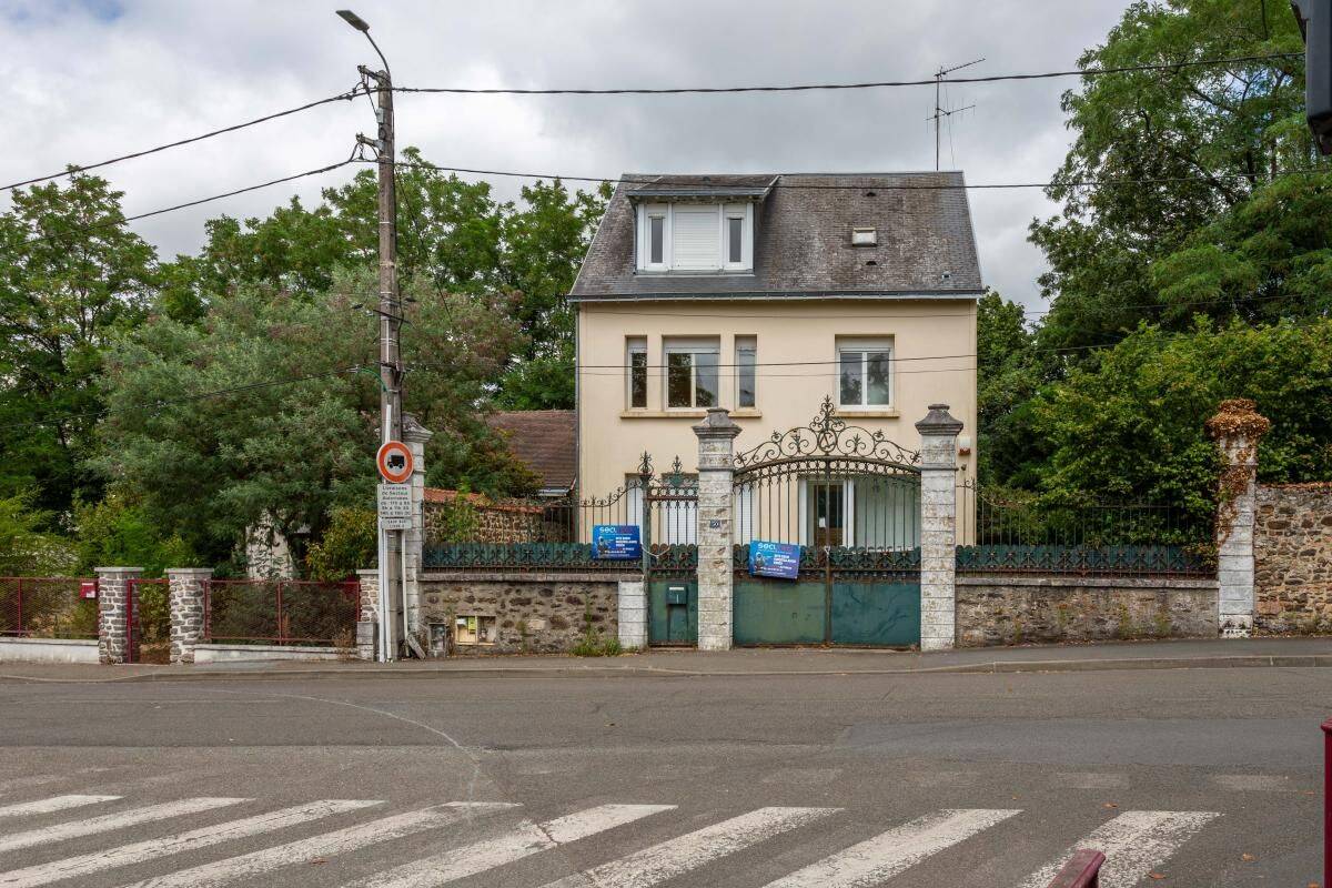 Maison 184 m² · à Le Mans · 184 m² · 75 000 €