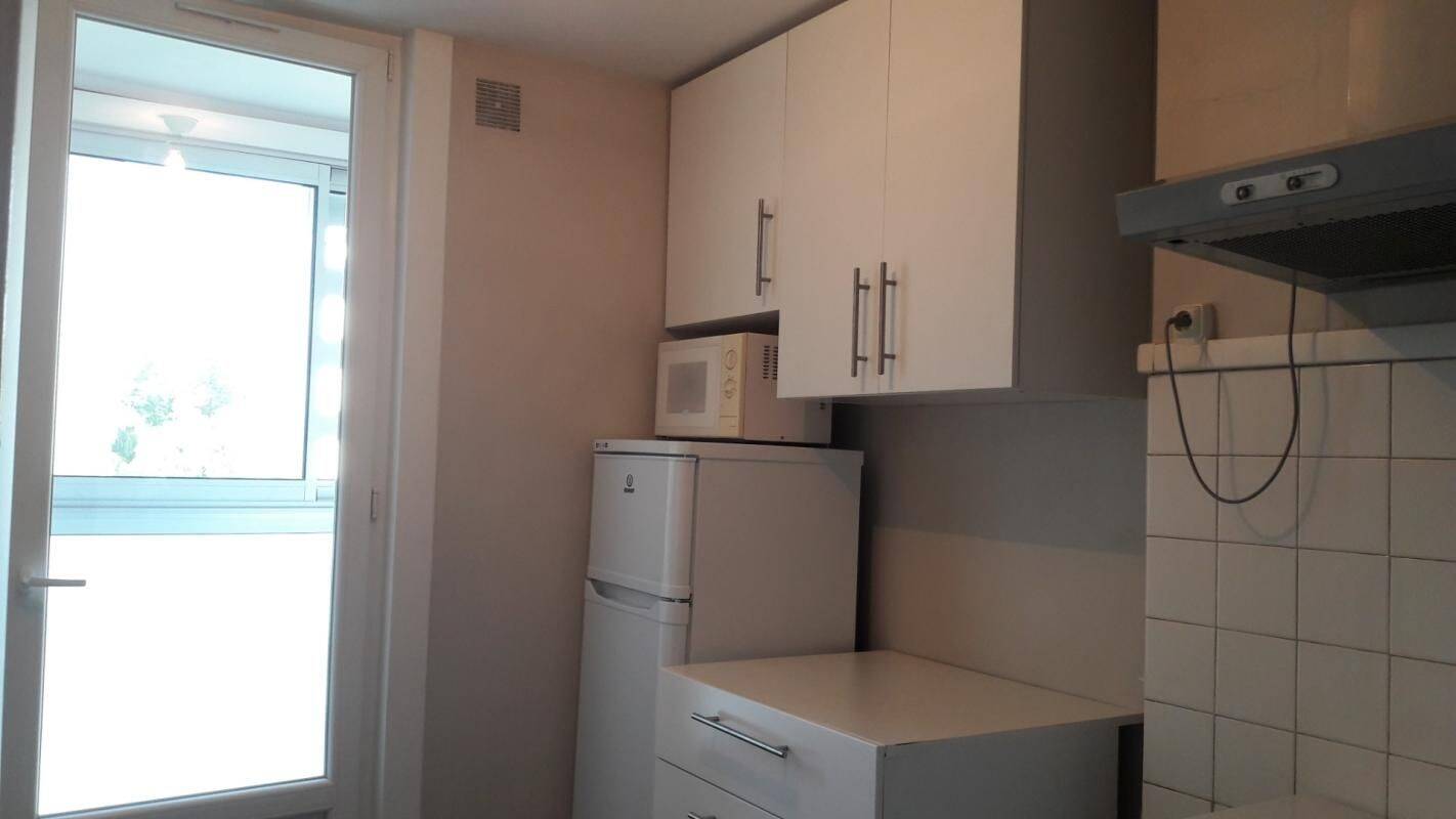 Appartement 3 pièces 52 m² · à Grenoble · 52 m² · 677 €