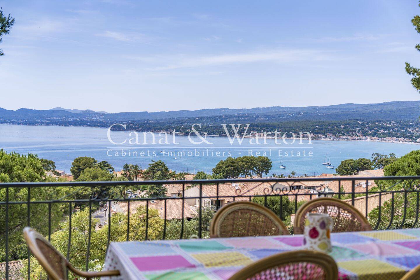 Maison 6 pièces 270 m² · à Saint-Cyr-sur-Mer · 270 m² · 2 130 000 €