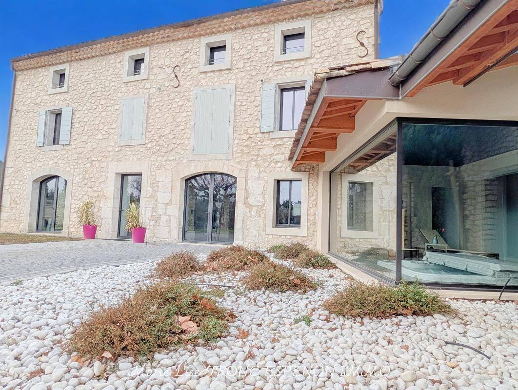Maison 15 pièces 471 m² · à Velleron · 471 m² · 1 795 000 €