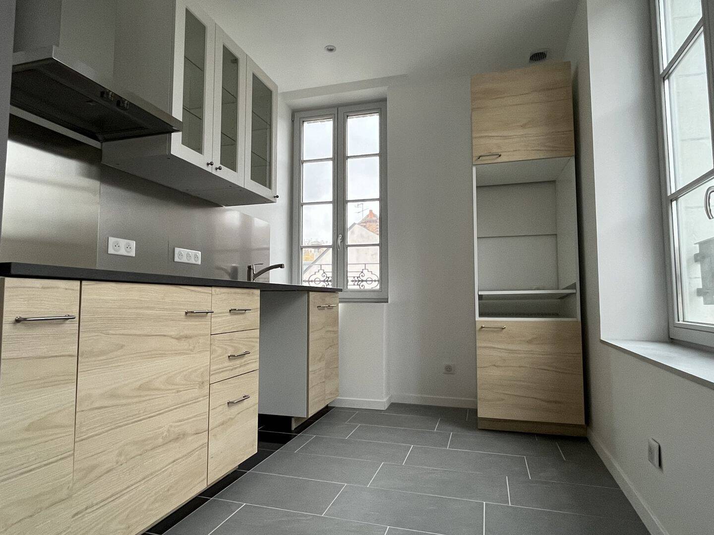 Appartement 3 pièces 53 m² · à La Ferté-Saint-Aubin · 52,8 m² · 615 €