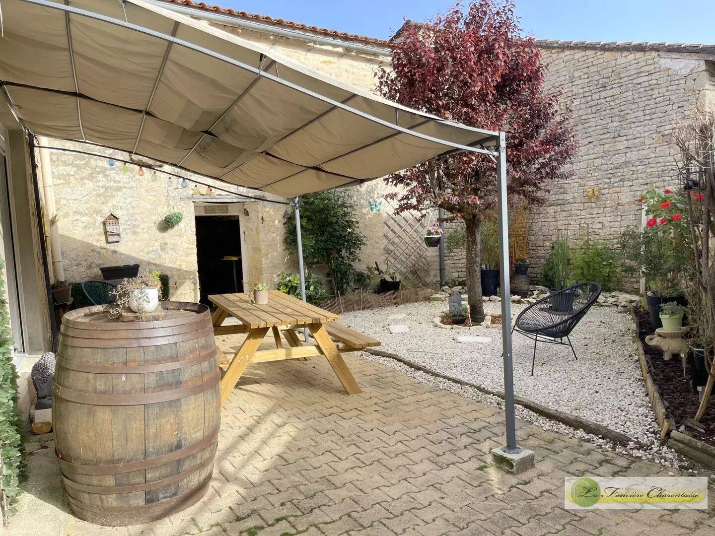Maison 6 pièces 164 m² · à Aigre · 164 m² · 123 500 €