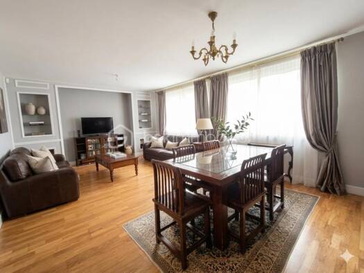 Appartement à vendre 275 000 € 5 pièces 3 chambres 83 m² Étage 1/4 Plateau Thery-Centre Ancien Vaucresson 92420