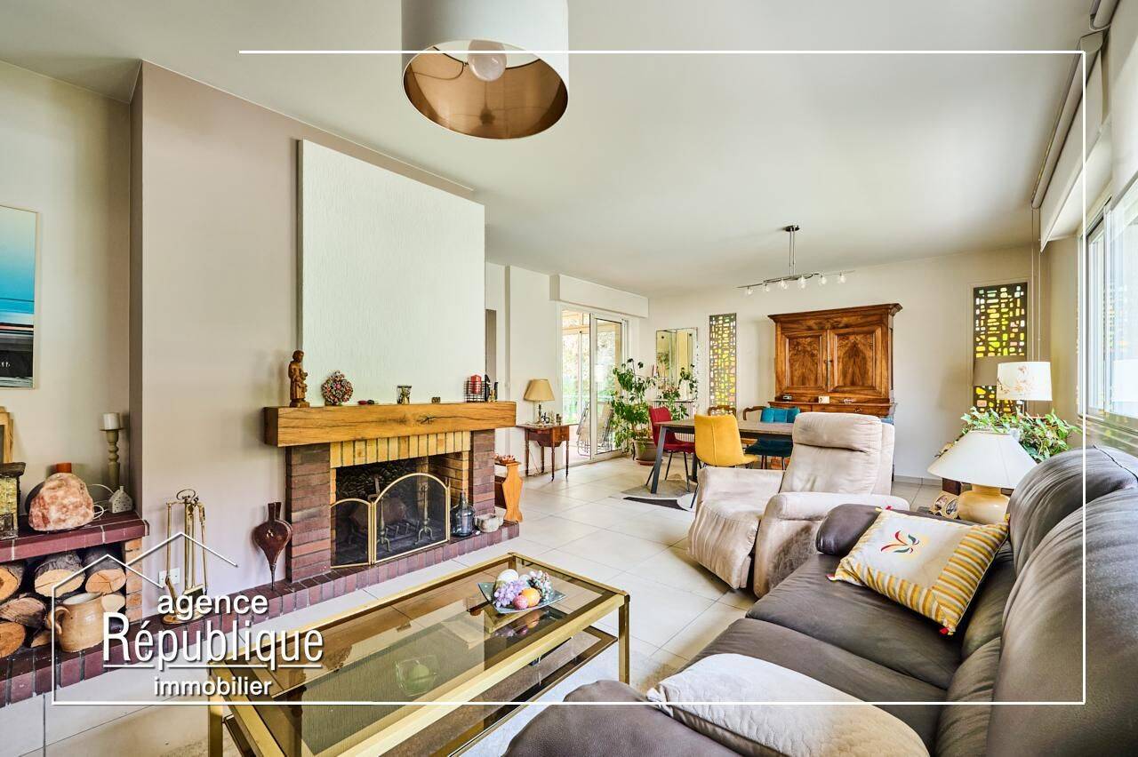 Maison 7 pièces 183 m² · à Fontaine-lès-Dijon · 183 m² · 580 000 €