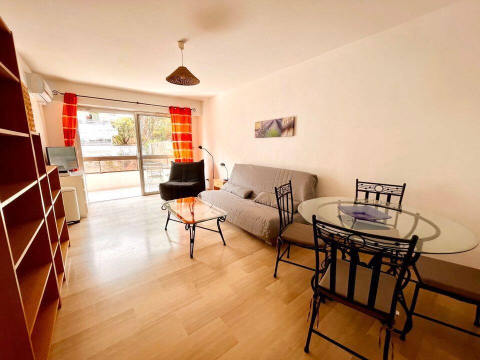 Appartement 1 pièce 28 m² · à Cannes · 28 m² · 800 €/mois