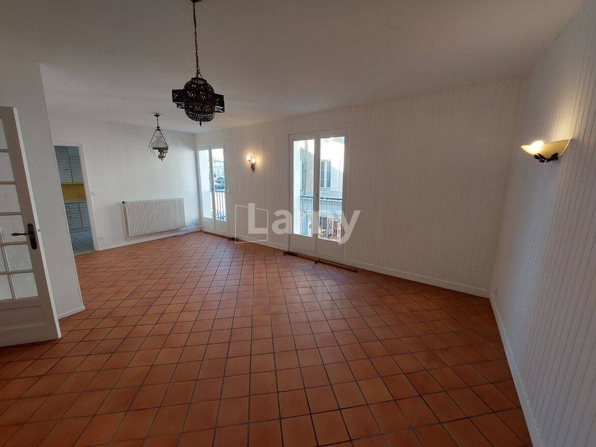 Appartement 5 pièces 107 m² · à Libourne · 106,7 m² · 970 €