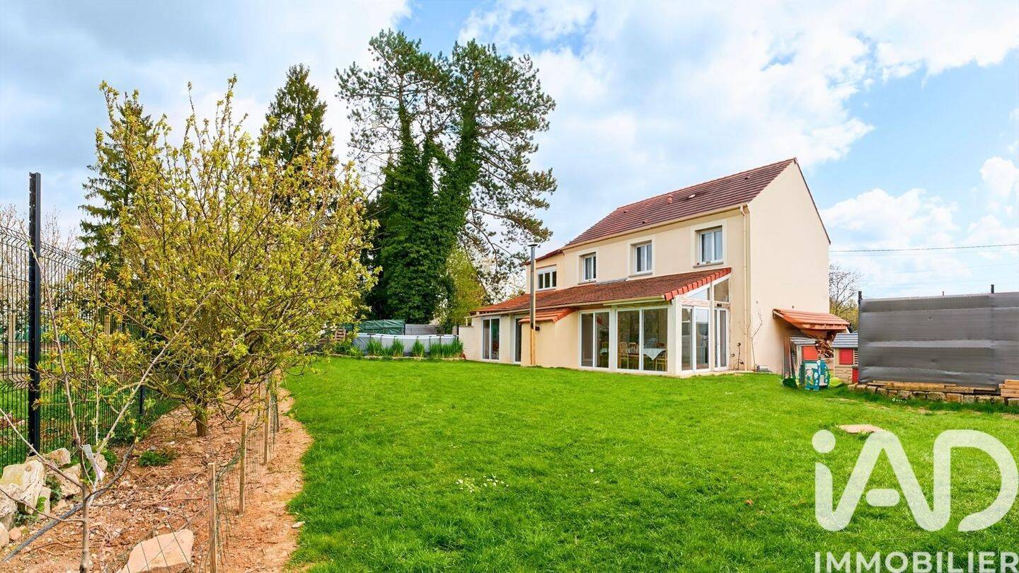 Maison 10 pièces 198 m² · à Gouaix · 198 m² · 389 900 €