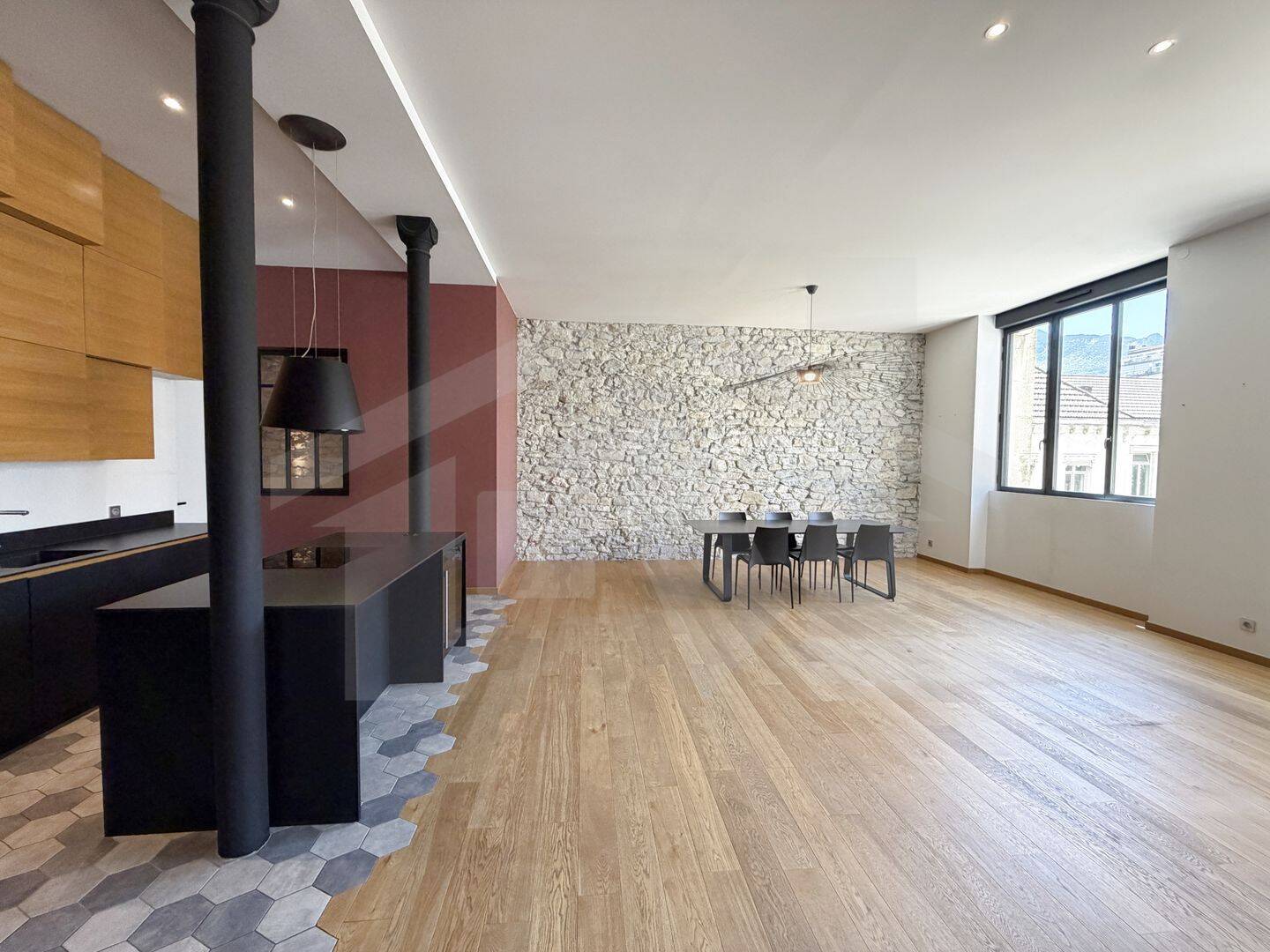 Appartement 4 pièces 123 m² · à Grenoble · 122,8 m² · 1 699 €/mois