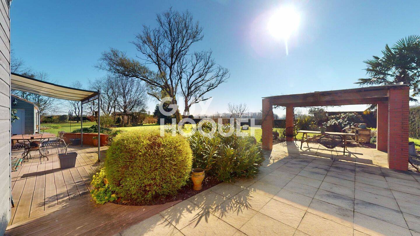 Maison 8 pièces 189 m² · à Montbert · 189 m² · 375 000 €