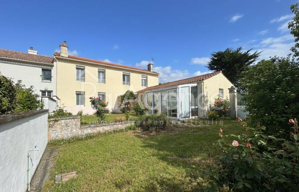 Maison 8 pièces 163 m² · à Vaux-sur-Mer · 163 m² · 491 100 €