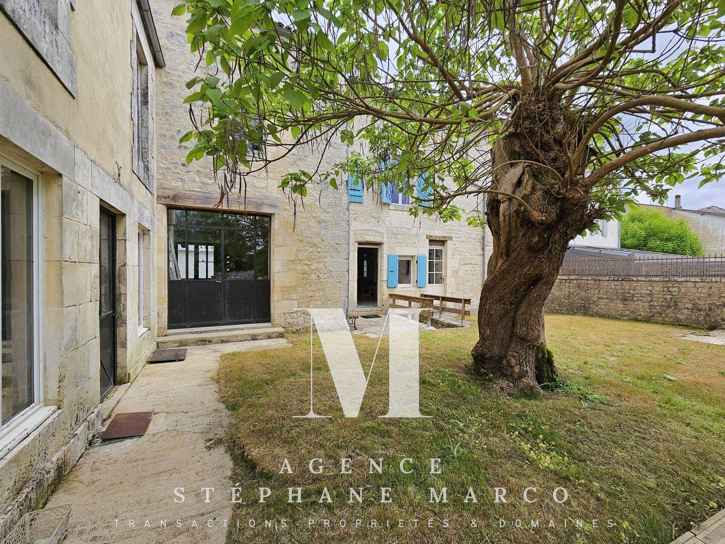 Maison 7 pièces 165 m² · à Taillebourg · 165 m² · 325 500 €