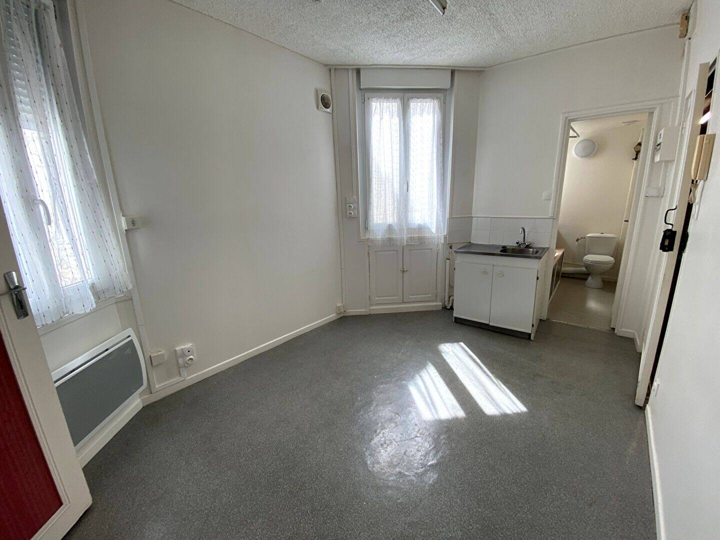 Appartement 2 pièces 18 m² · à Saint-Quentin · 18,2 m² · 300 €/mois