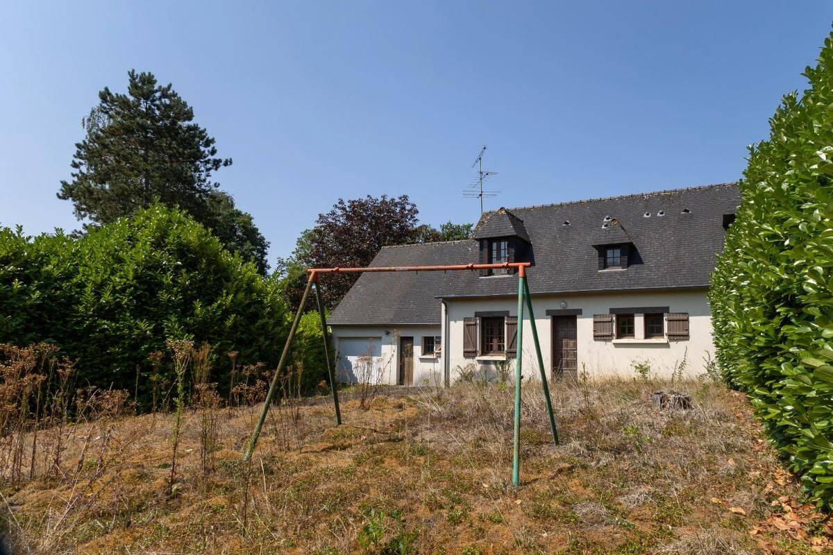 Maison 5 pièces 107 m² · à Isigny-le-Buat · 107 m² · 45 750 €