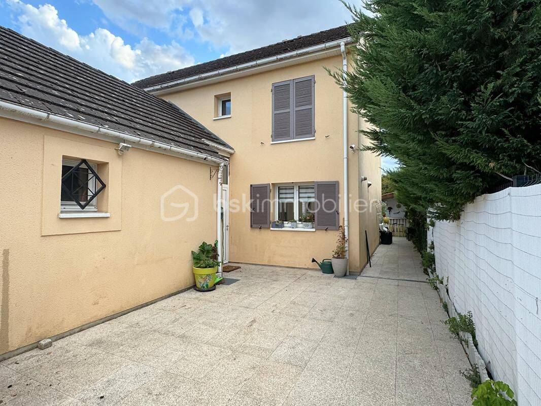 Maison 4 pièces 97 m² · à Bailly-Romainvilliers · 97 m² · 425 000 €