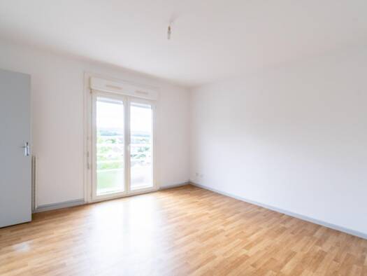 Appartement à louer 669 € 4 pièces 3 chambres 81 m² 4ème étage Nolay 21340