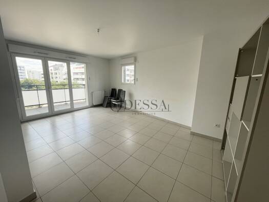 Appartement à vendre 270 000 € 3 pièces 2 chambres 65,3 m² 2ème étage Créteil 94000