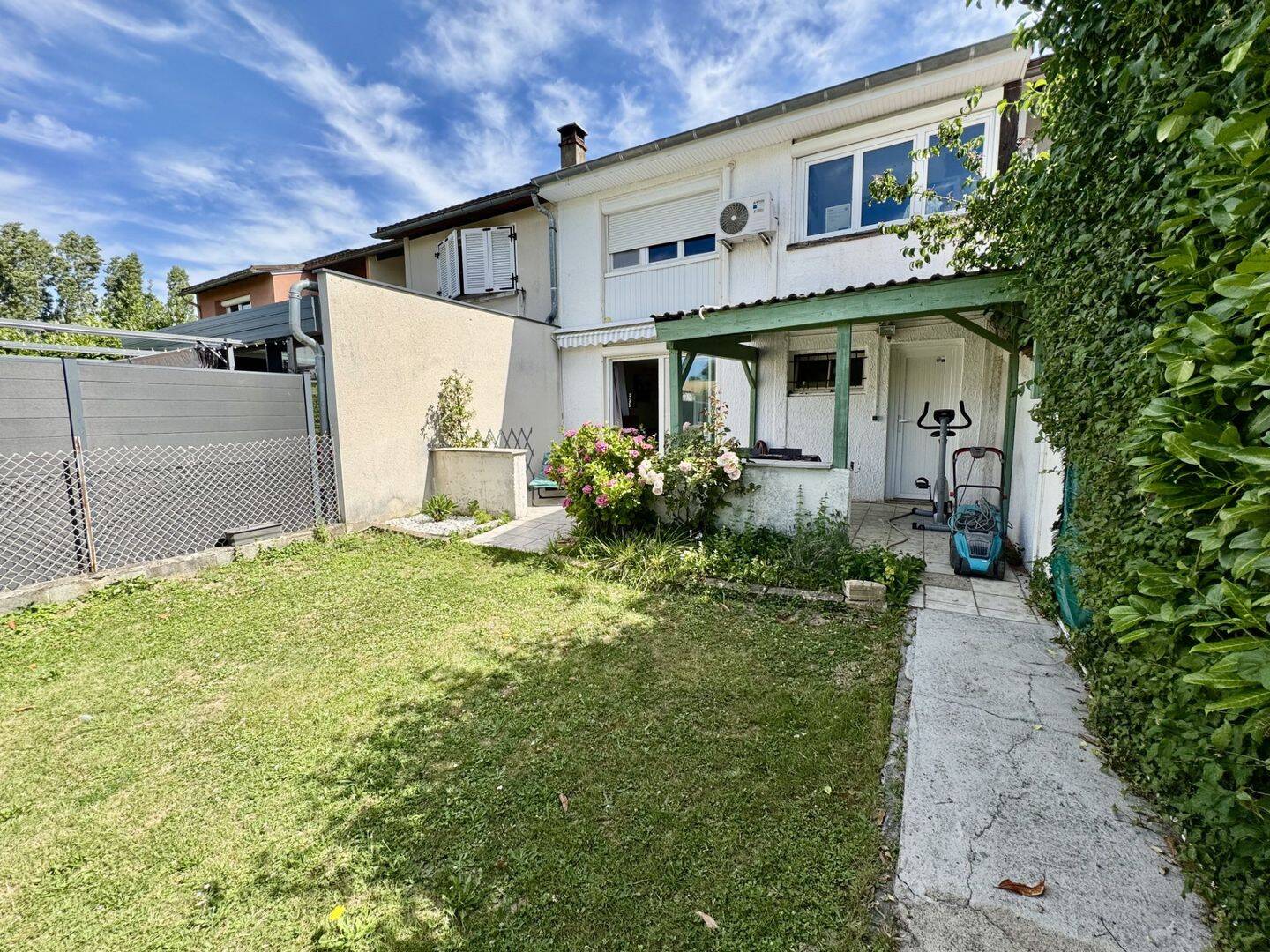 Maison 5 pièces 96 m² · à Saint-Quentin-Fallavier · 96 m² · 1 250 €