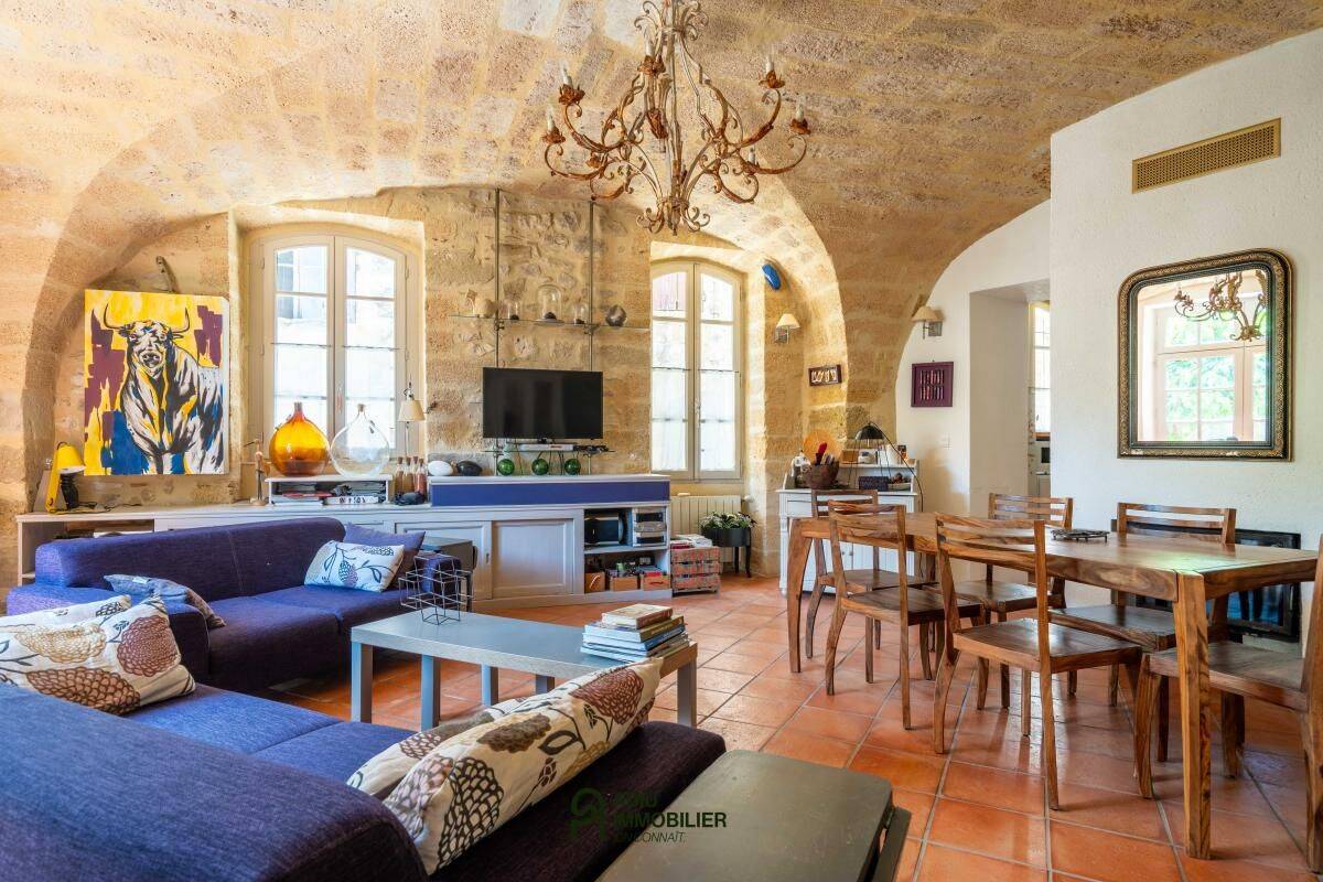 Maison 6 pièces 270 m² · à Collias · 270 m² · 680 000 €