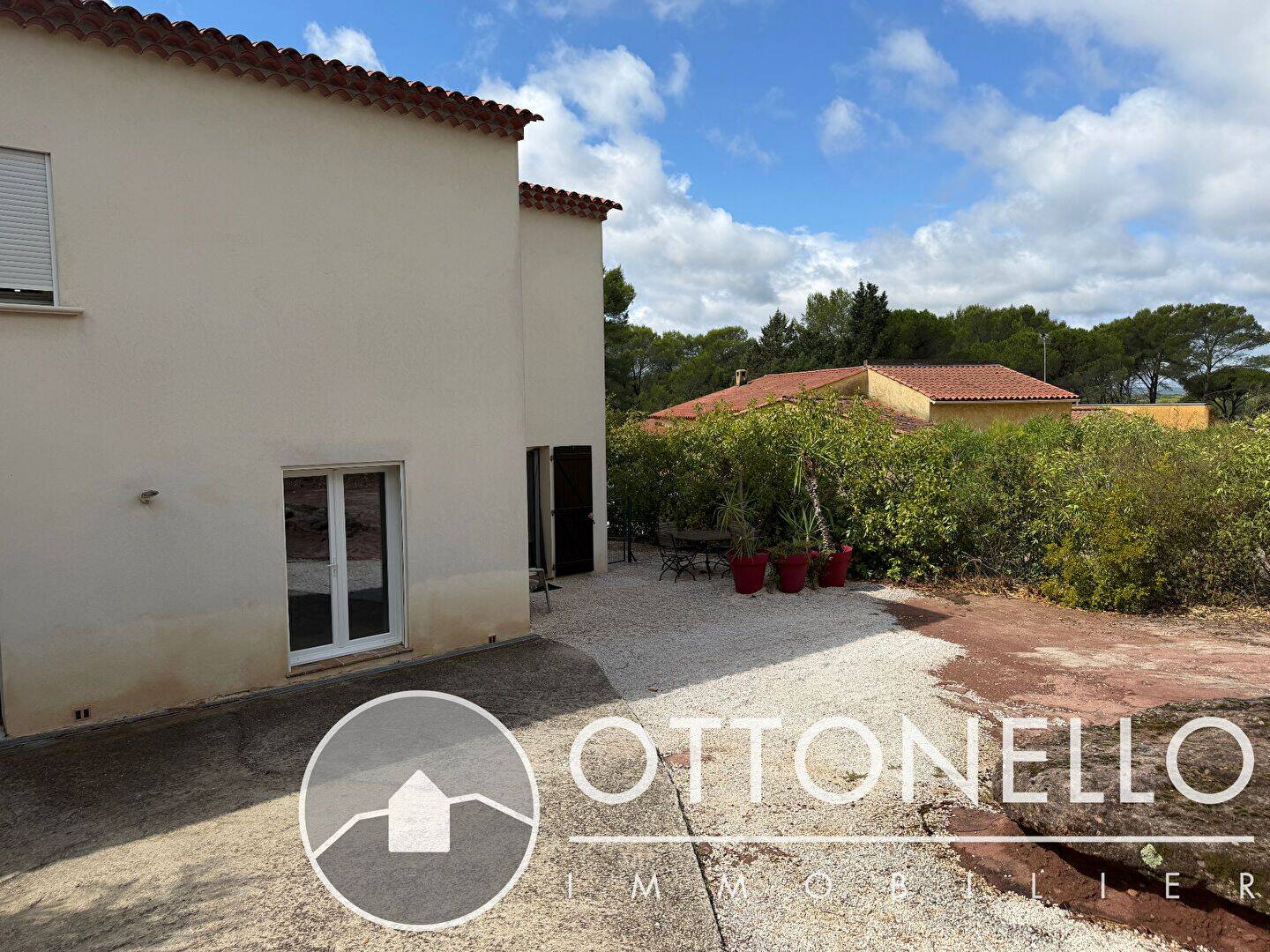 Appartement 2 pièces 53 m² · à Roquebrune-sur-Argens · 52,7 m² · 850 €/mois