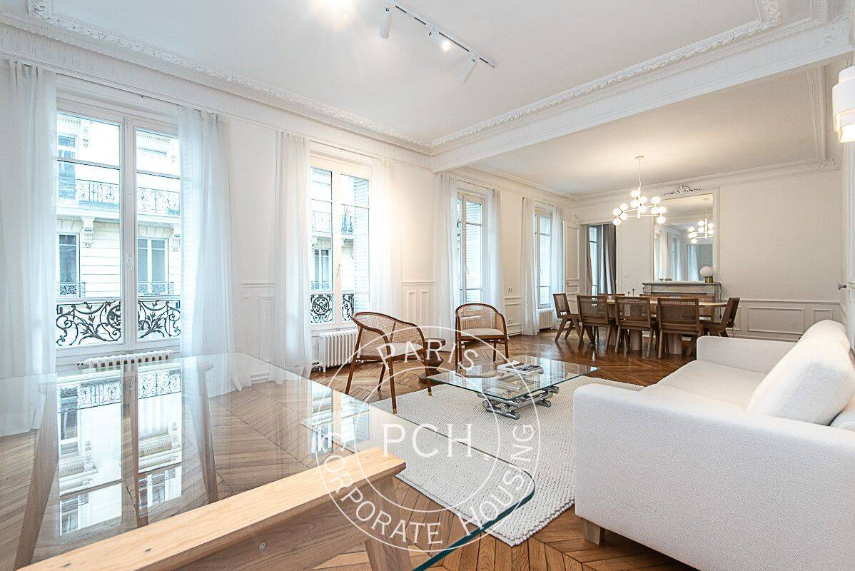 Appartement 4 pièces 140 m² · à Paris 8ème Arrondissement · 140 m² · 5 500 €/mois
