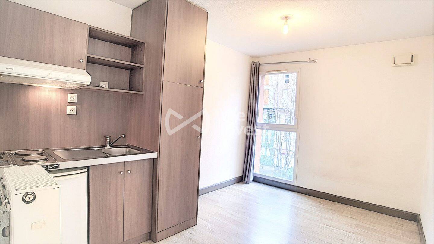 69100 VILLEURBANNE LA DOUA STUDIO MEUBLE 18m2 — 1