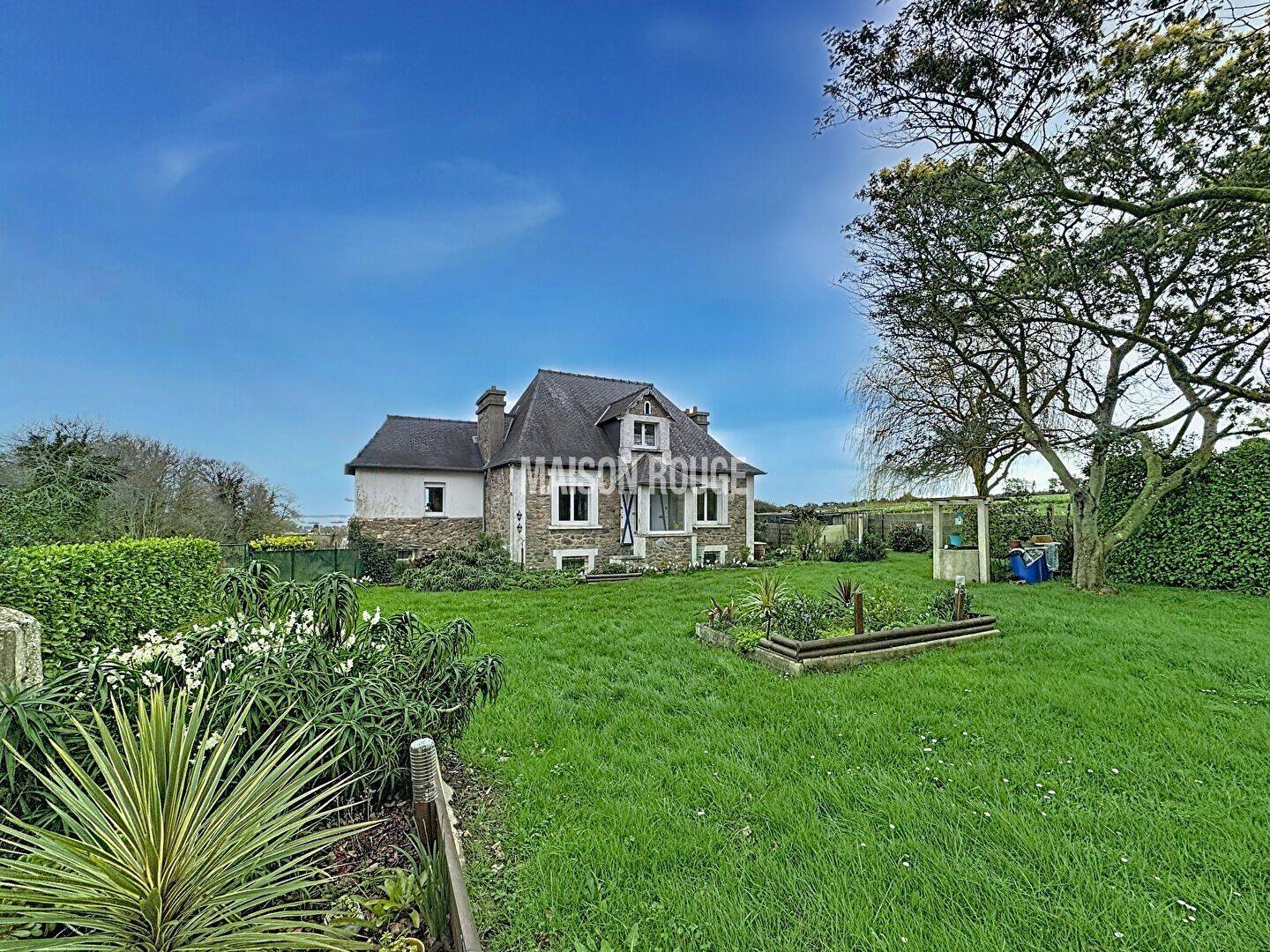 Maison 5 pièces 113 m² · à Ploubazlanec · 112,8 m² · 293 440 €