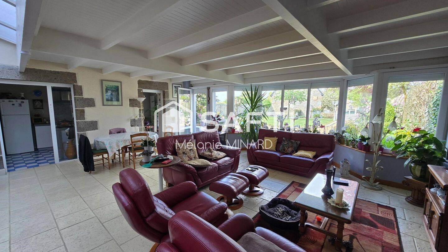 Maison 10 pièces 220 m² · à Athis-Val de Rouvre · 220 m² · 253 000 €