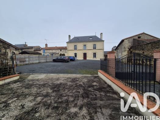 Maison à vendre 219 900 € 5 pièces 3 chambres 160 m² 1 720 m² de terrain Cersay 79290