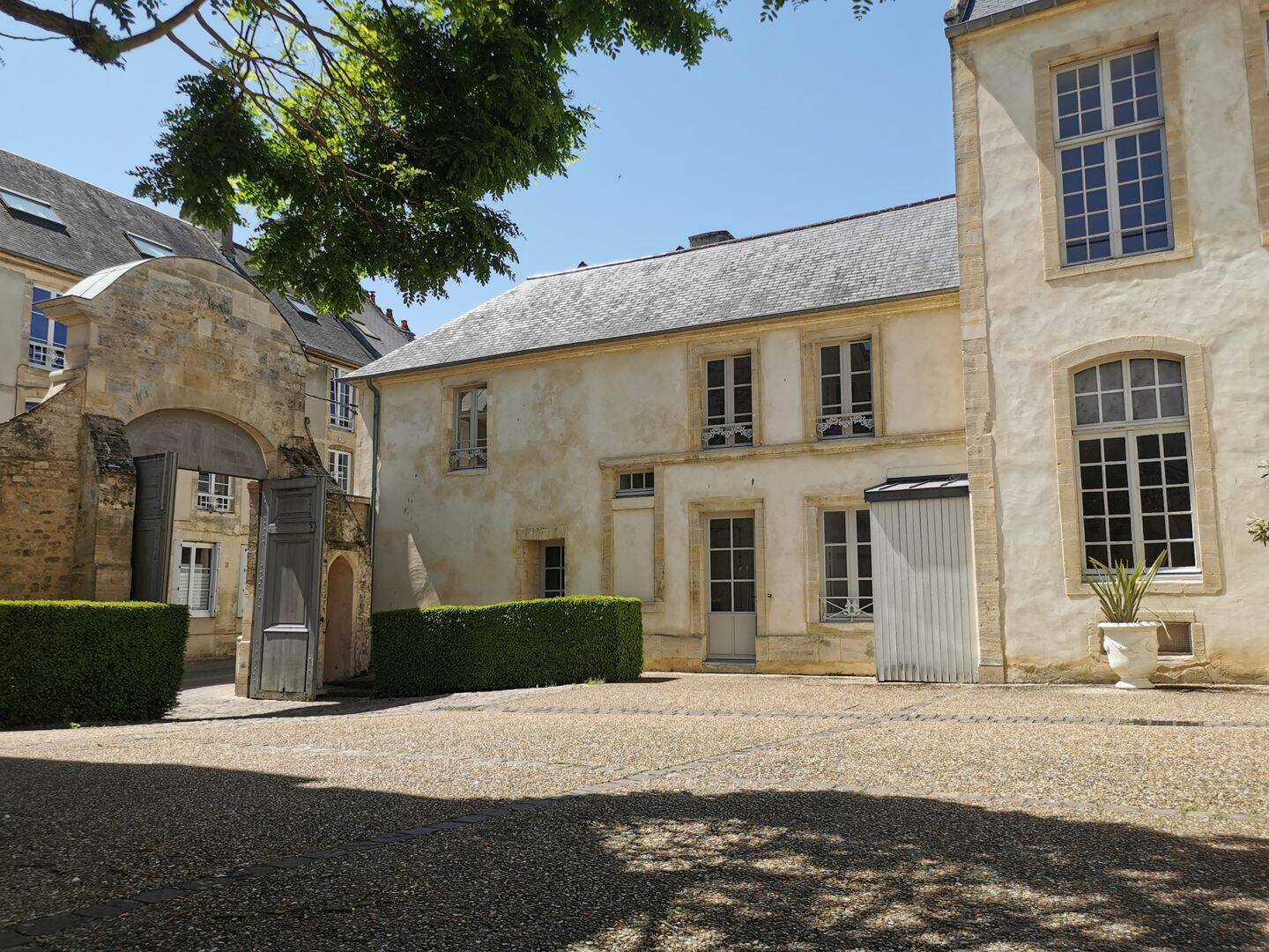 Maison 4 pièces 84 m² · à Bayeux · 84,2 m² · 372 750 €