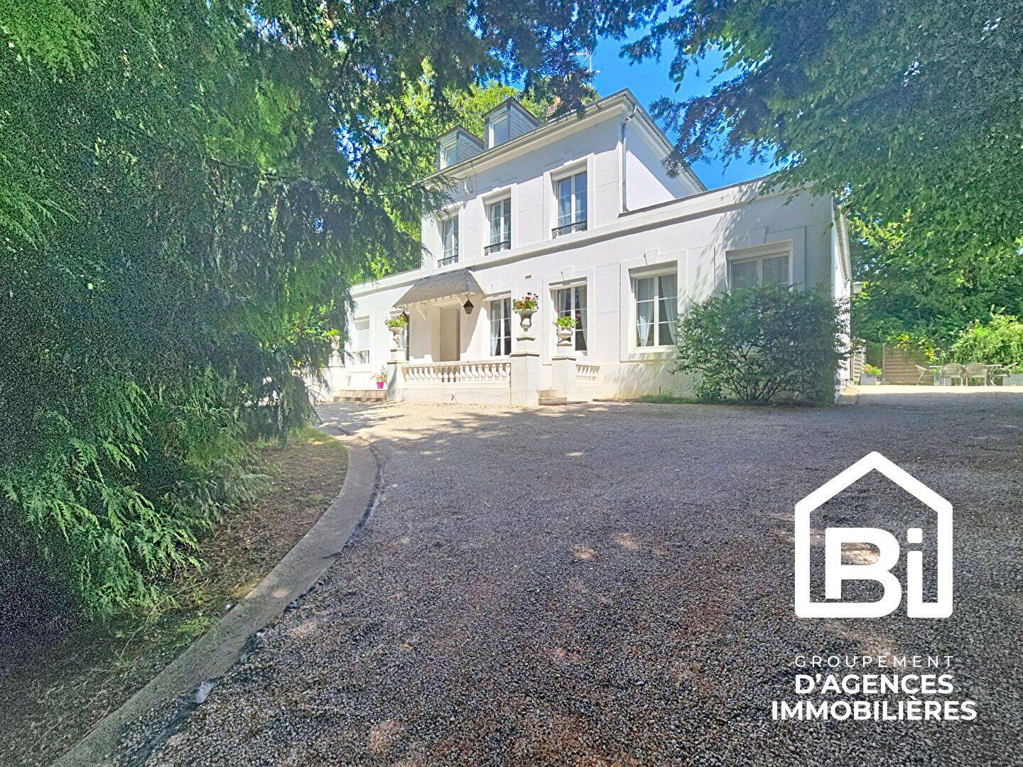 Maison 9 pièces 179 m² · à Lisieux · 179 m² · 599 000 €