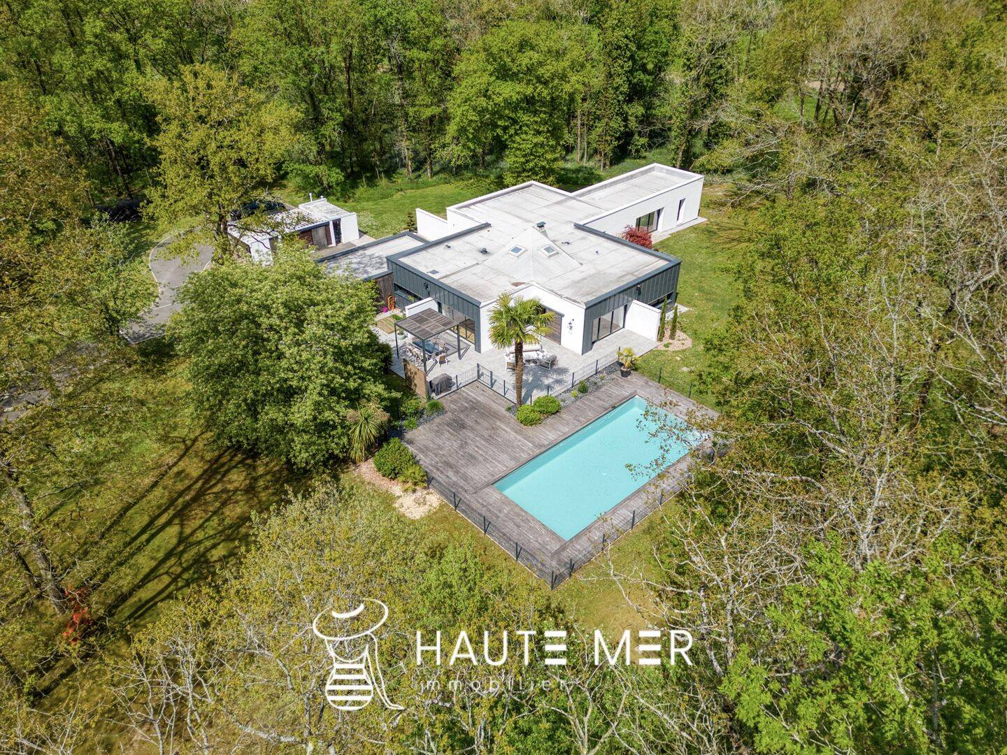 Maison 7 pièces 230 m² · à La Roche-sur-Yon · 230 m² · 1 300 000 €