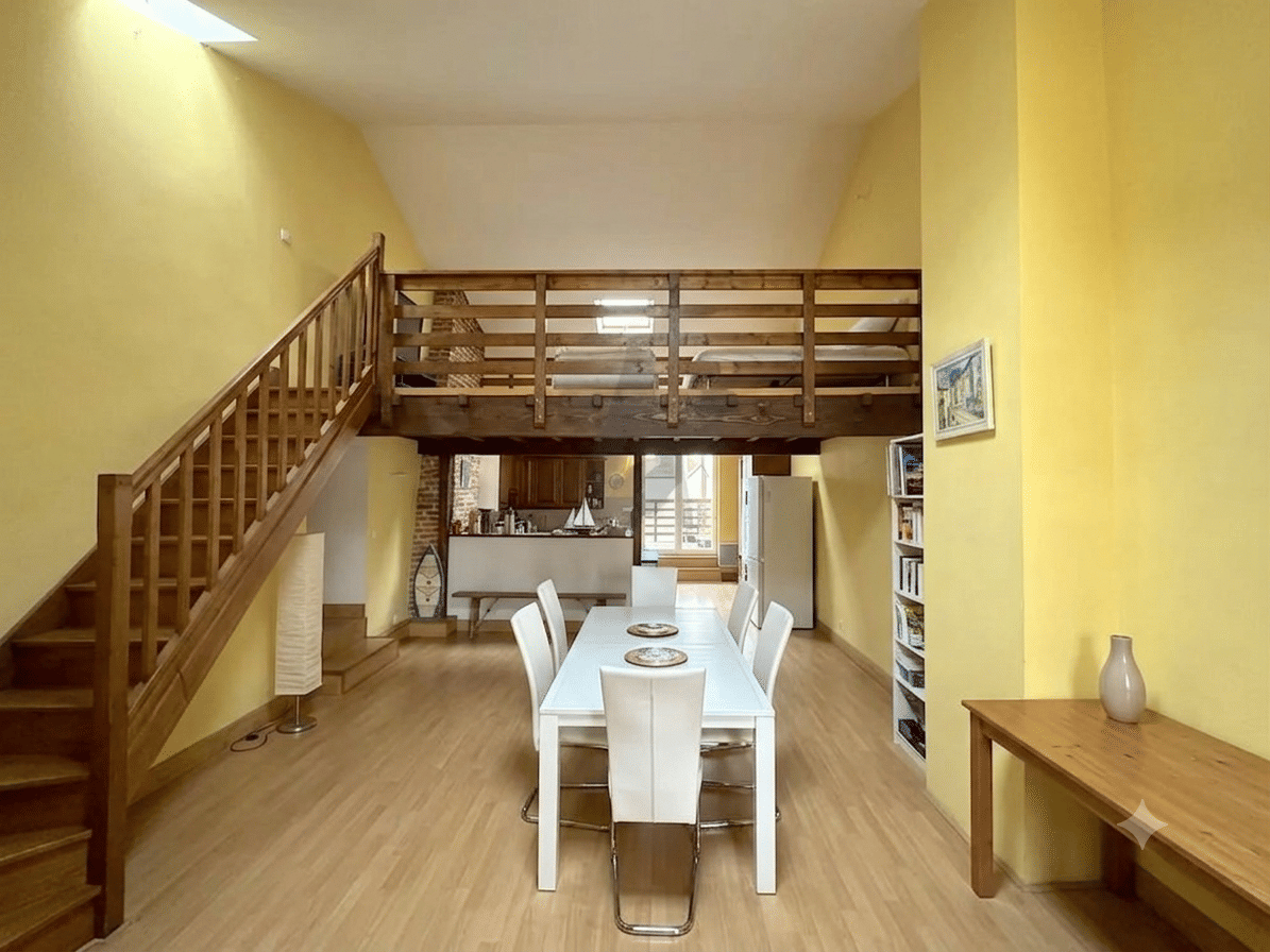 Appartement 6 pièces 113 m² · à Villieu-Loyes-Mollon · 113 m² · 183 000 €