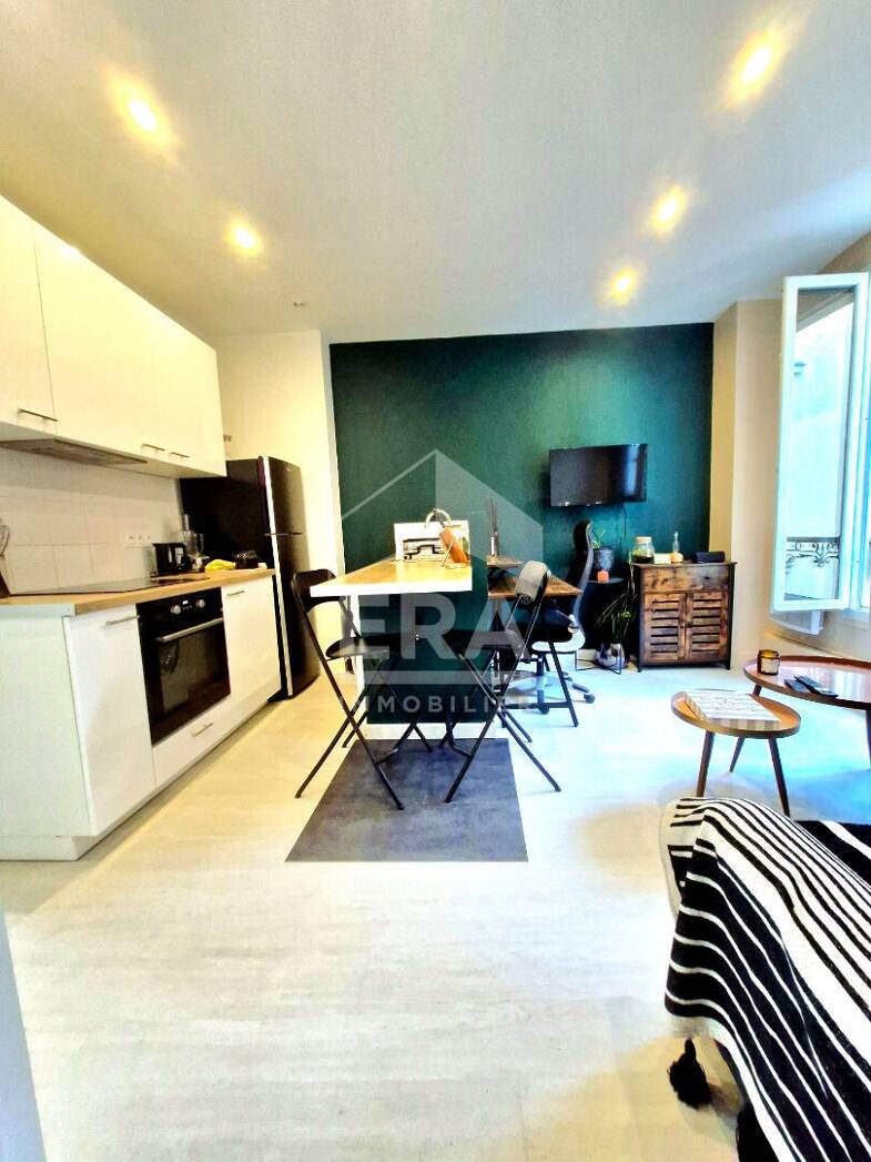 Appartement à louer 1 150 € 2 pièces 1 chambre 30 m² Étage 4/6 Hôtel de Ville Courbevoie 92400