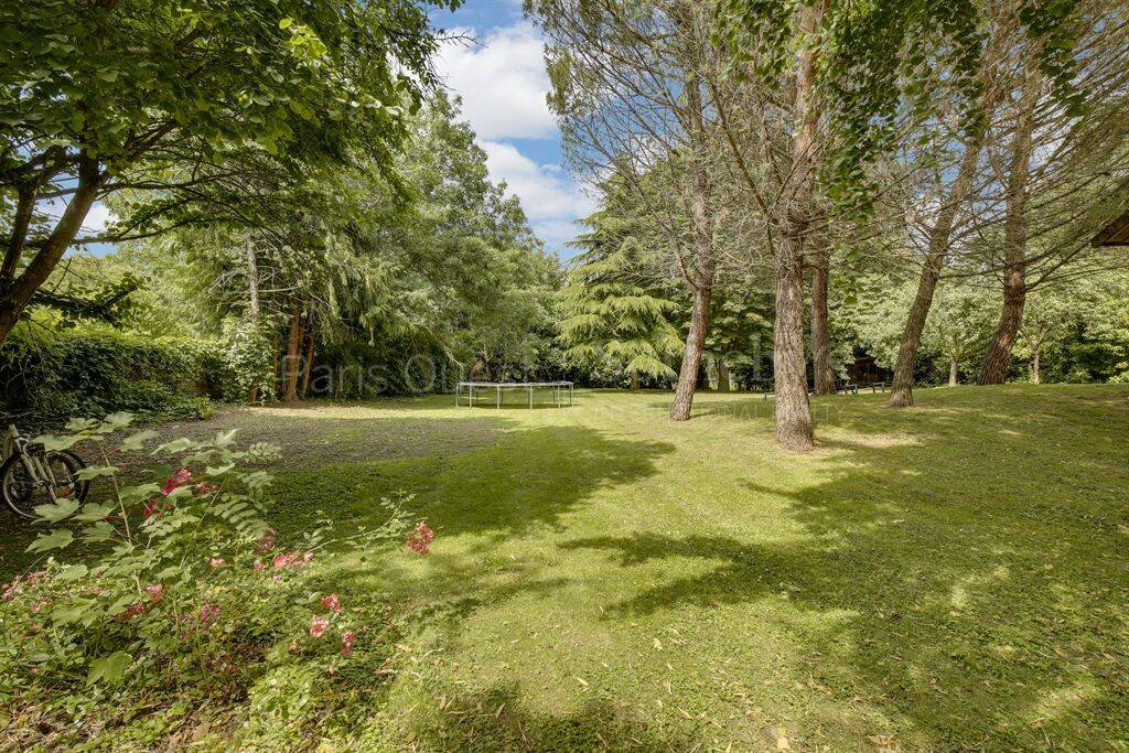 Maison 10 pièces 450 m² · à Montfort-l'Amaury · 450 m² · 6 300 000 €