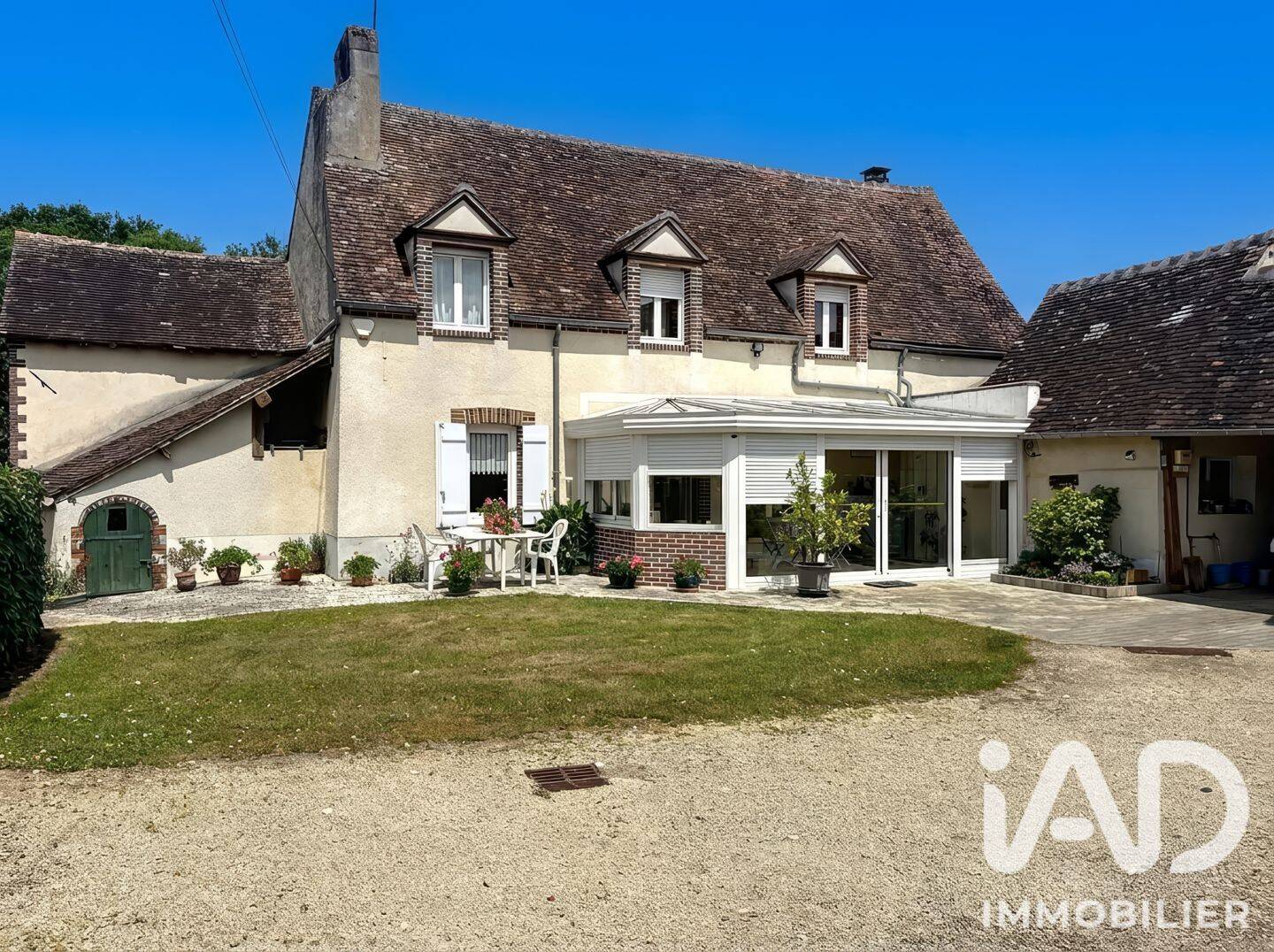 Maison 6 pièces 154 m² · à Saint-Germain-des-Prés · 154 m² · 245 000 €
