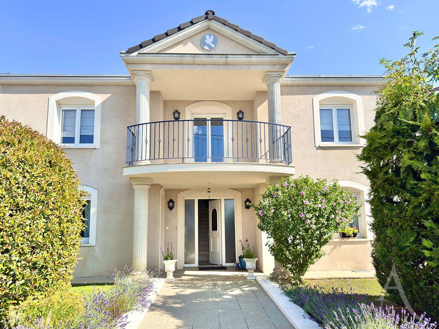 Maison 10 pièces 285 m² · à Fameck · 285 m² · 784 000 €