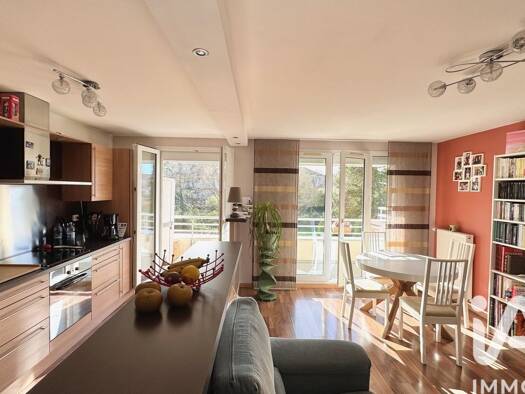 Appartement à vendre 287 000 € 3 pièces 2 chambres 65 m² Étage 1/3 L'Europe Guyancourt 78280