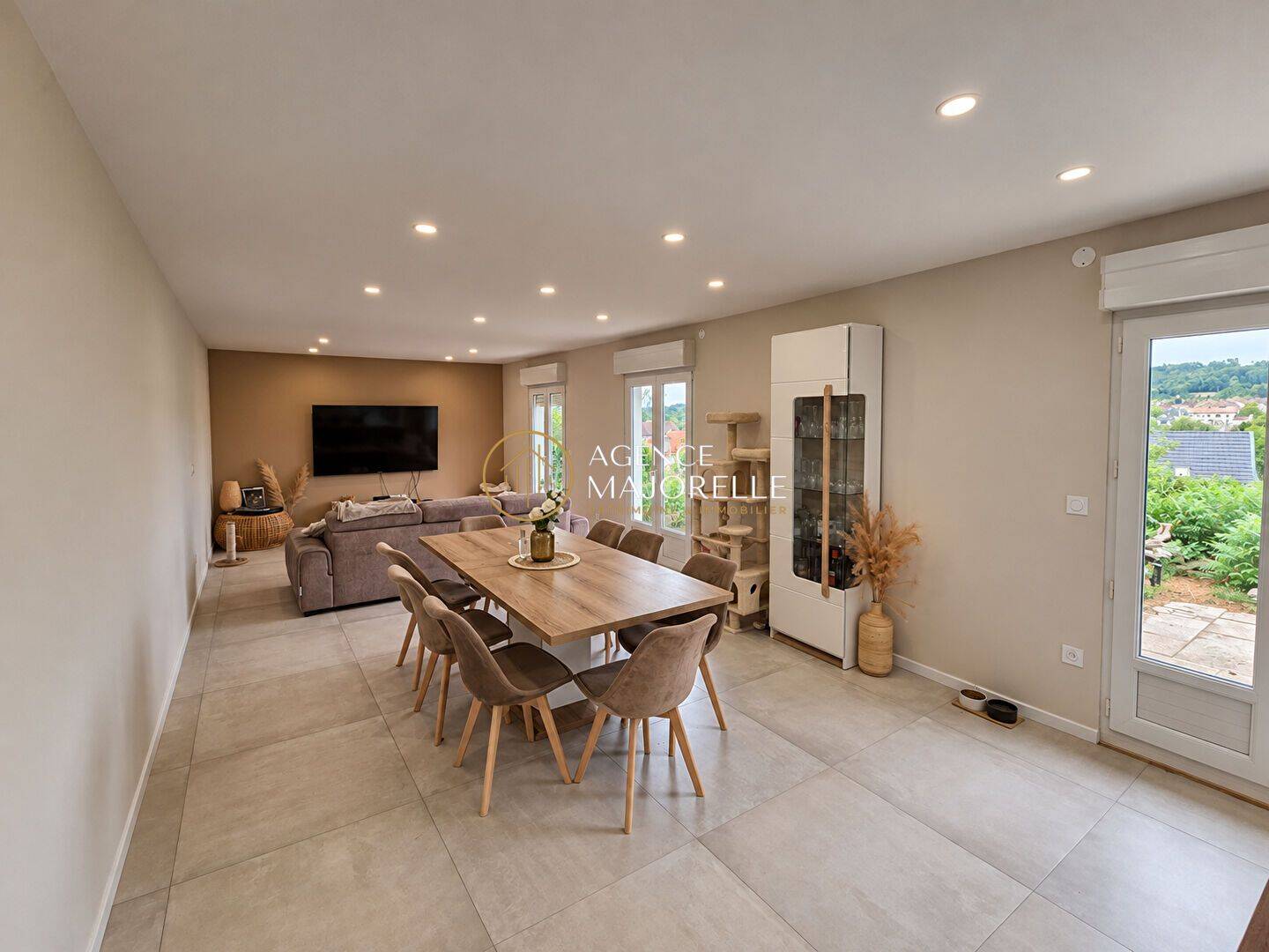 Maison 5 pièces 130 m² · à Charmes · 130 m² · 250 000 €