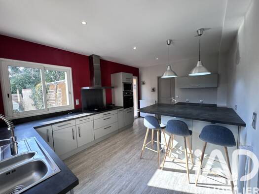 Maison à vendre 429 000 € 9 pièces 6 chambres 220 m² 1 530 m² de terrain Exterieur Bédarrides 84370